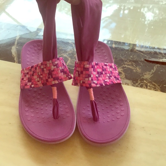 vionic slingback sandals